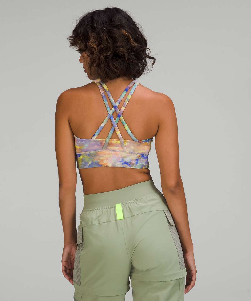 The energy bra high neck finally made it👏 Paired with melanite aligns : r/ lululemon