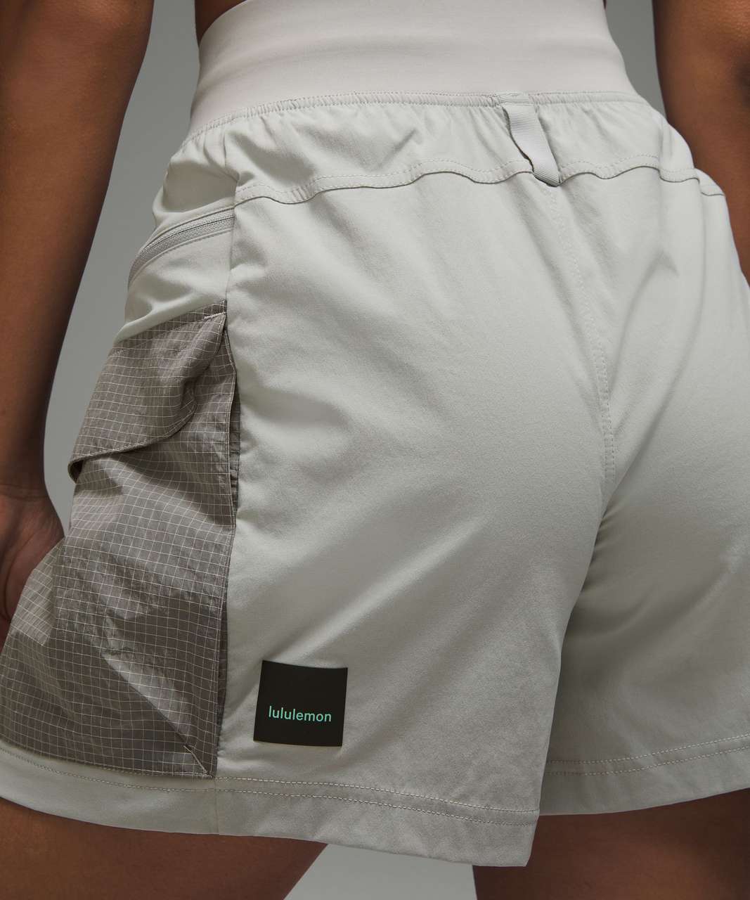 Lululemon Multi-Pocket Cargo High-Rise Hiking Short 5 - Carob