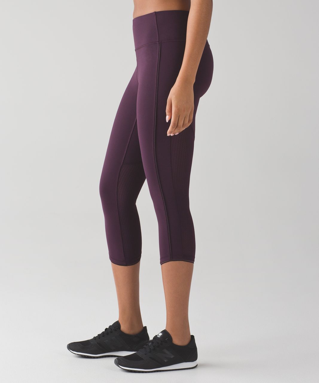 Lululemon Zone In Crop (21) - Raspberry - lulu fanatics