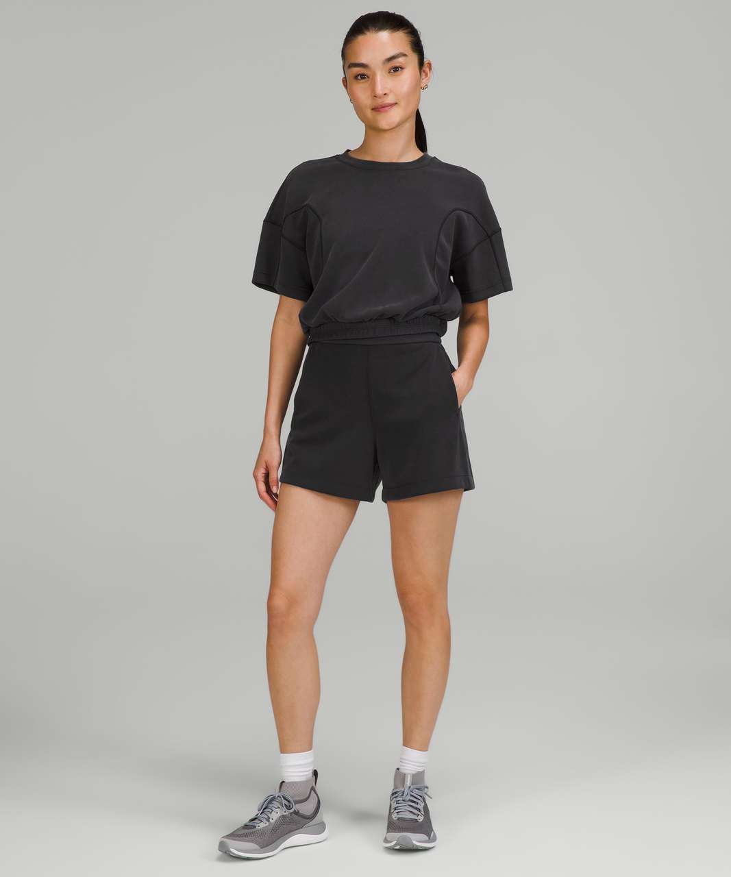 Lululemon Softstreme Relaxed Short 4" - Black