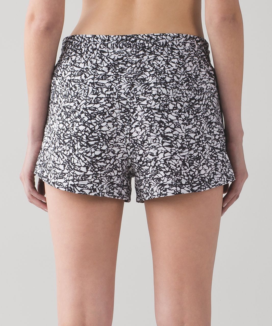 Lululemon Breakaway Short (3") - Ice Breaker White Black / Black