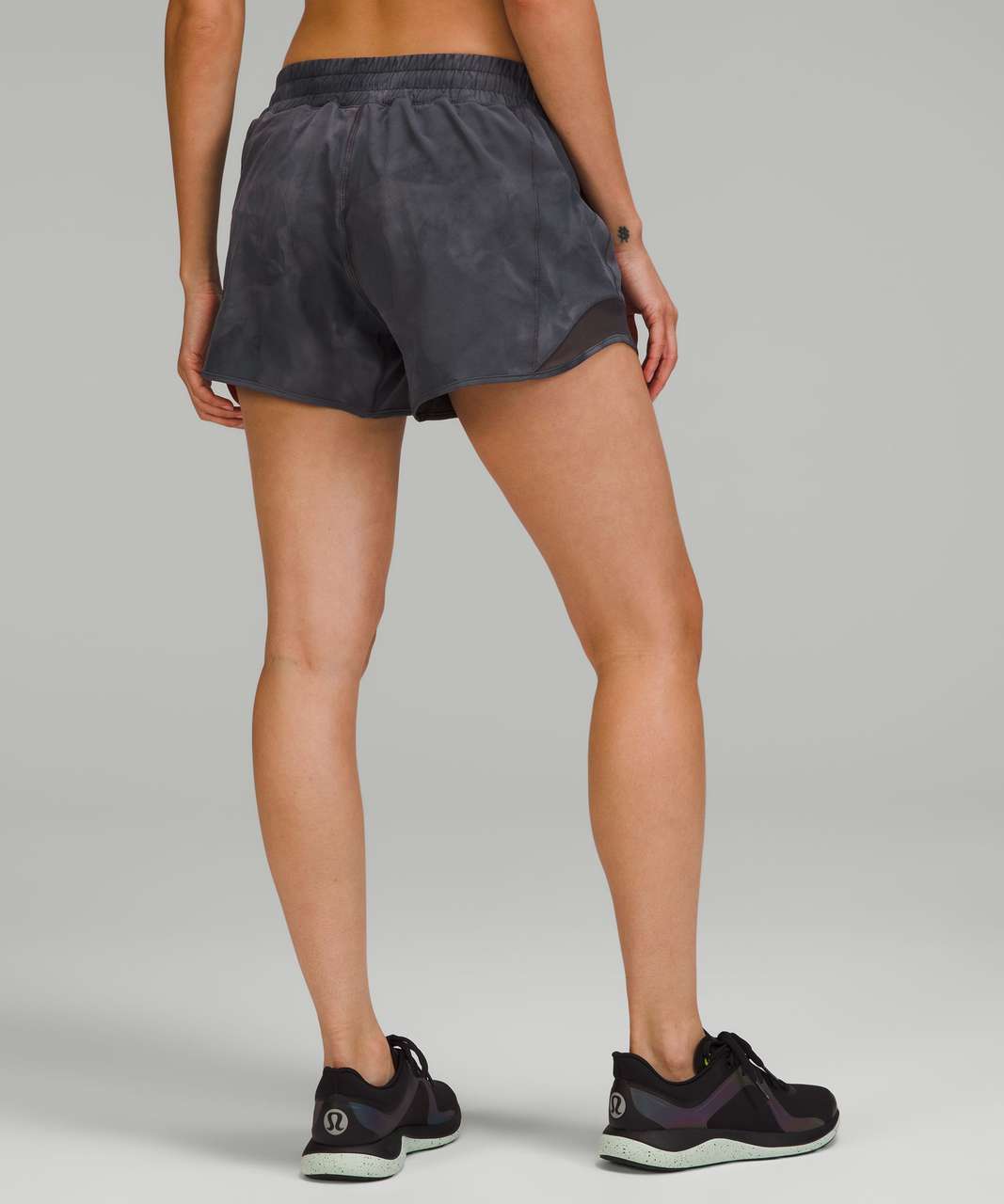 Lululemon Hotty Hot Low-Rise Lined Short 4 - Diamond Dye Pitch Grey  Graphite Grey / Graphite Grey - lulu fanatics