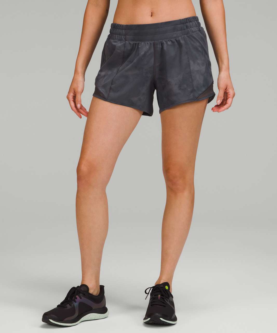 Lululemon Hotty Hot Low-Rise Lined Short 4" - Diamond Dye Pitch Grey Graphite Grey / Graphite Grey