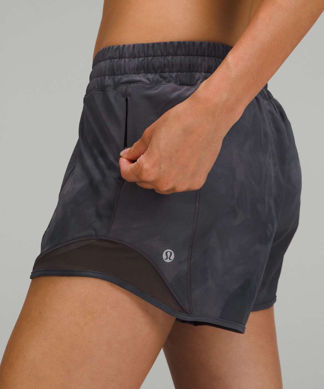 Lululemon Hotty Hot Low-Rise Lined Short 4" - Diamond Dye Pitch Grey Graphite Grey / Graphite Grey