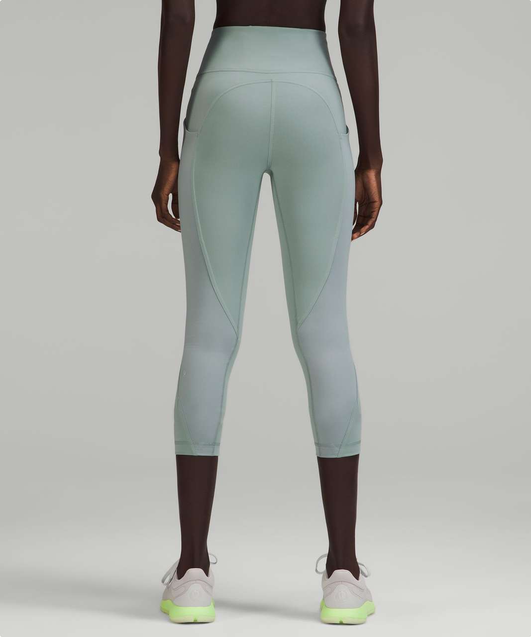 BNWT Lululemon Zone-in Yoga Crops Size 4 XS, Women's - Bottoms, Mississauga / Peel Region