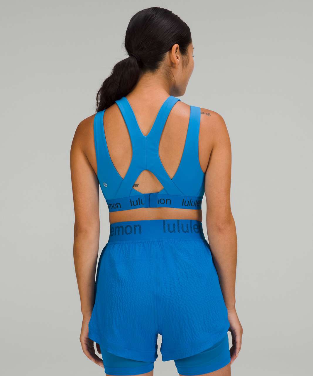 Lululemon Sports Bra Free to Be Serene Women’s 4/S Strappy Logo Athletic  Workout