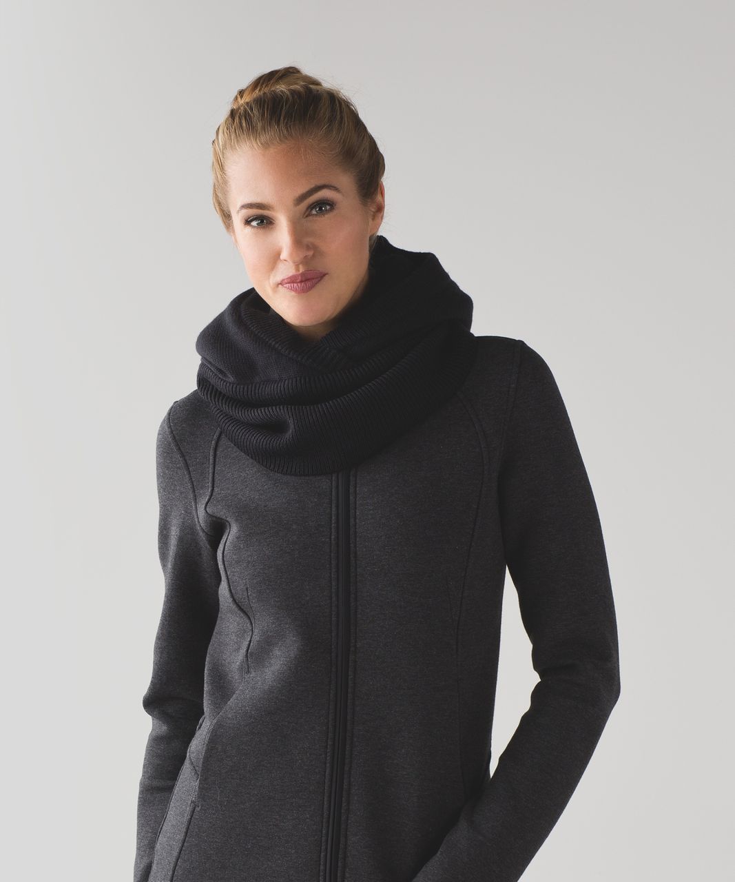 Lululemon Shakti Sherpa Snood - Black