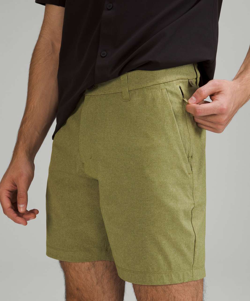 Lululemon Athletica Men’s Shorts Olive Green Size 32 CA 35801 RN 106259