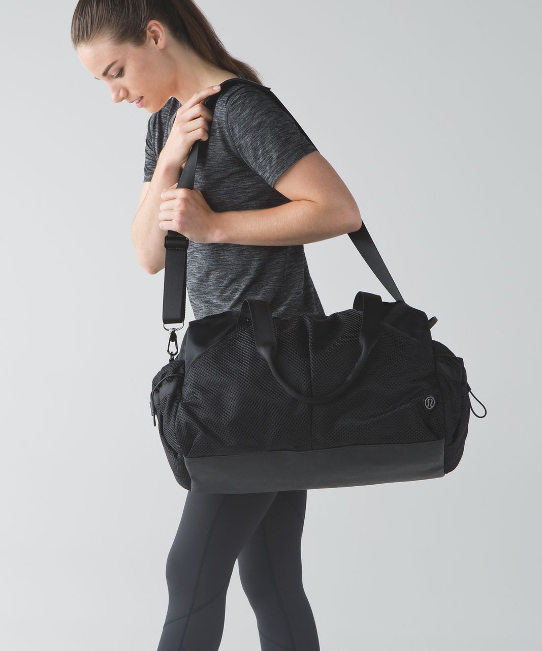 Lululemon Extra Mile Duffel (Mesh) - Black / Black