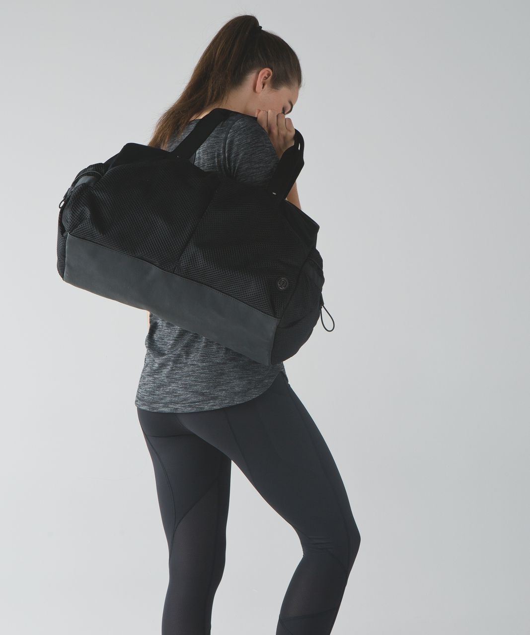 Lululemon Extra Mile Duffel (Mesh) - Black / Black