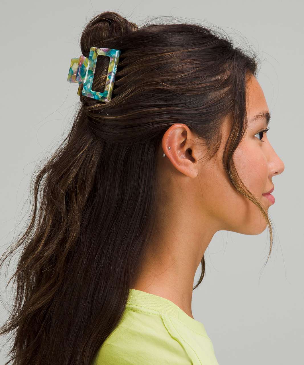 Lululemon Medium Claw Hair Clip - Sonic Pink / Highlight Yellow / Electric  Turquoise - lulu fanatics