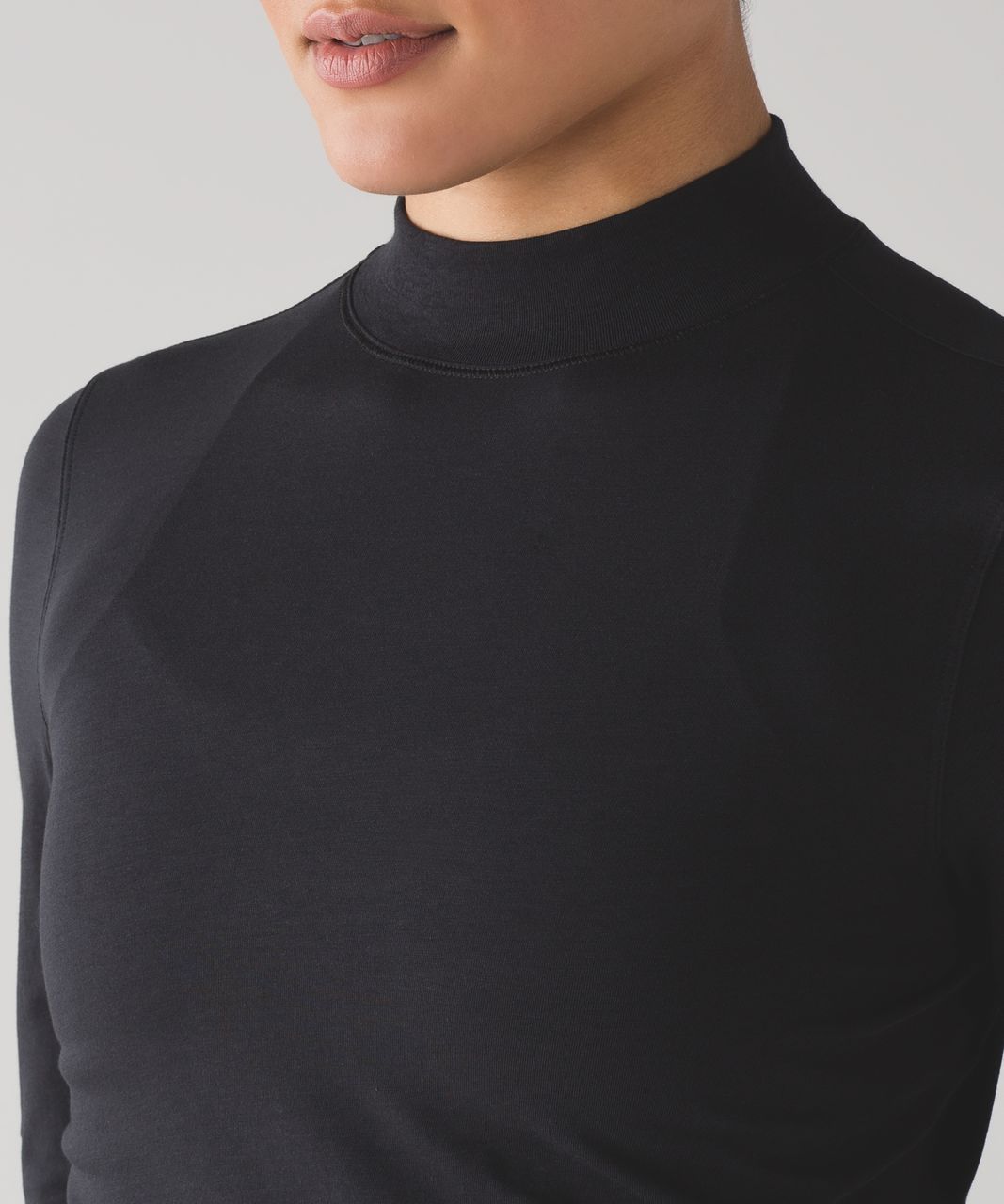 Lululemon in style - Kitsilano Mock Neck (black) + Align Super HR