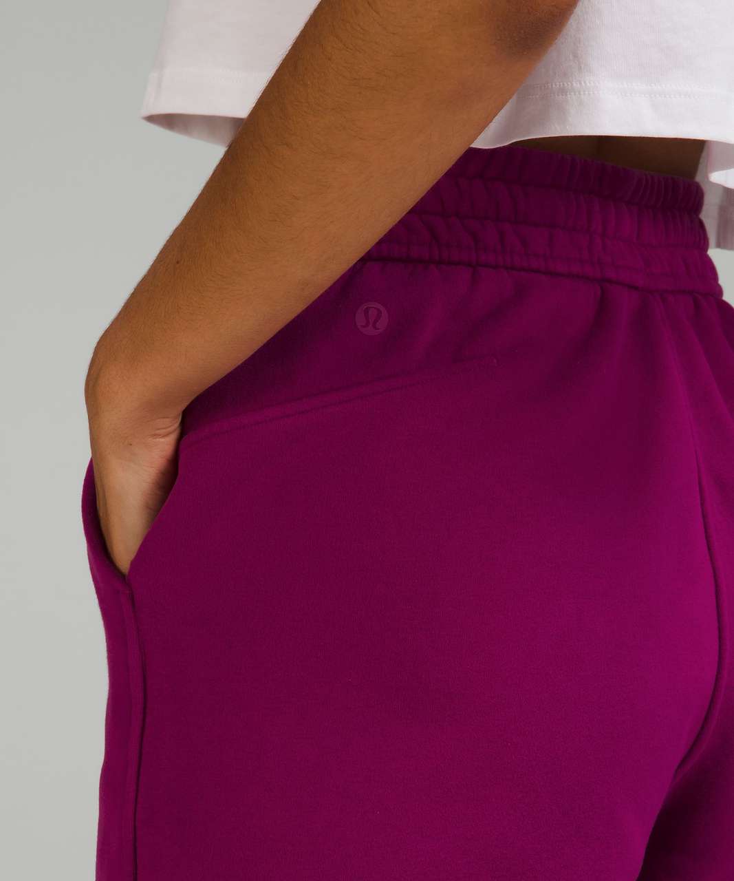 Lululemon Loungeful High-Rise Short 7" - Magenta Purple