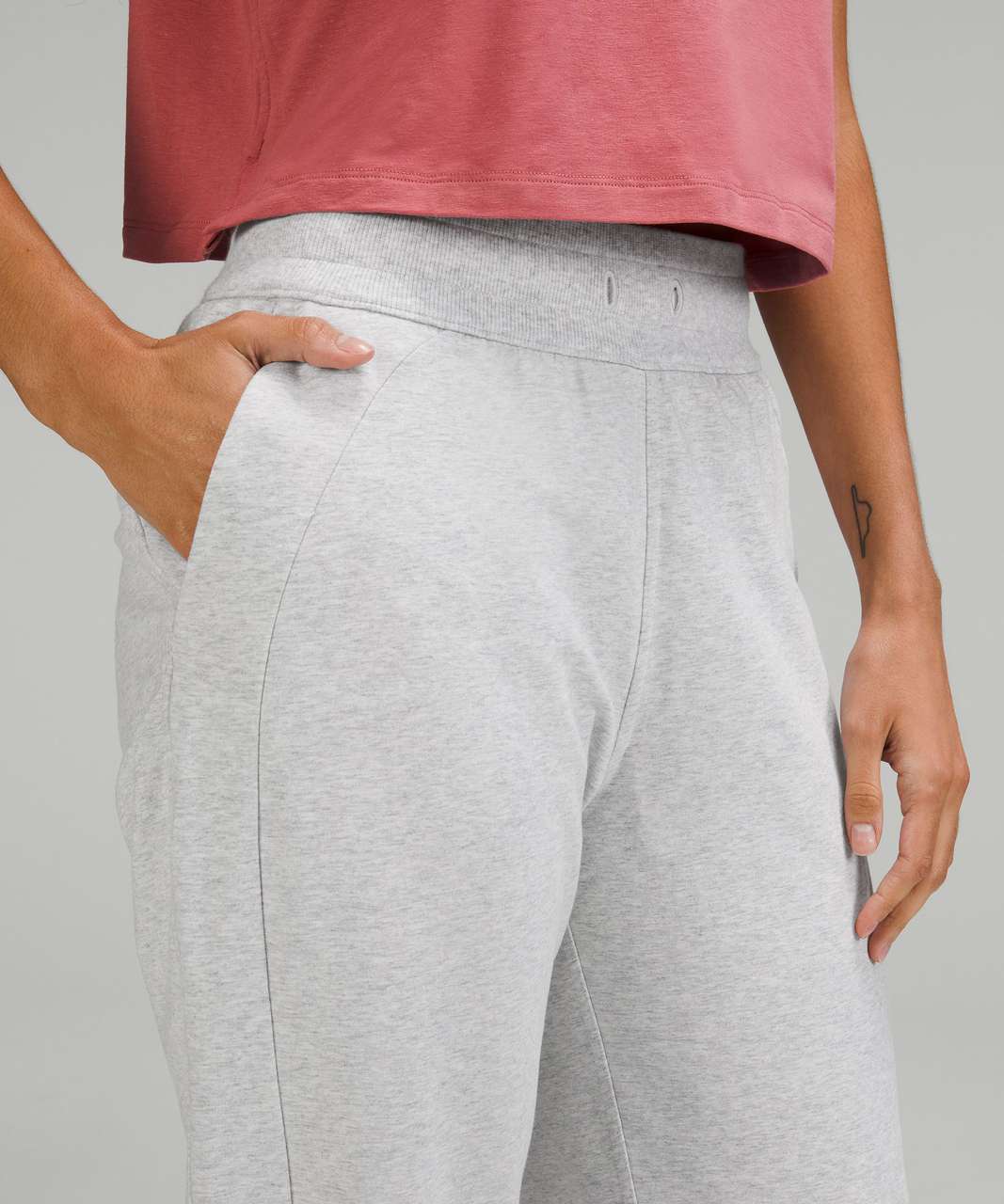 Calça Lululemon Scuba Cintura Média Perna Larga Cinza Ultra Claro