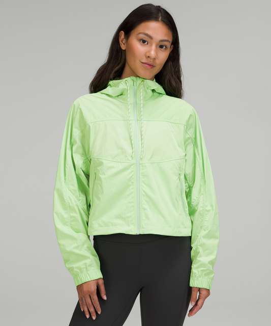 Lululemon Lightweight Cropped Jacket - lulu fanatics