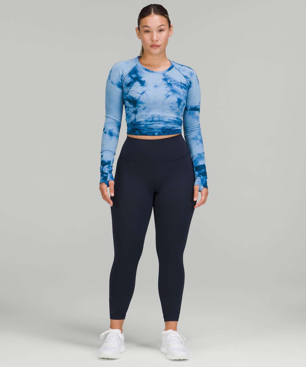 First fit pic! Wearing WU super high rise in Deep Marine (2) and FTBW long  line in Jade Grey (6) - I'm trying to pair new colors together! : r/ lululemon