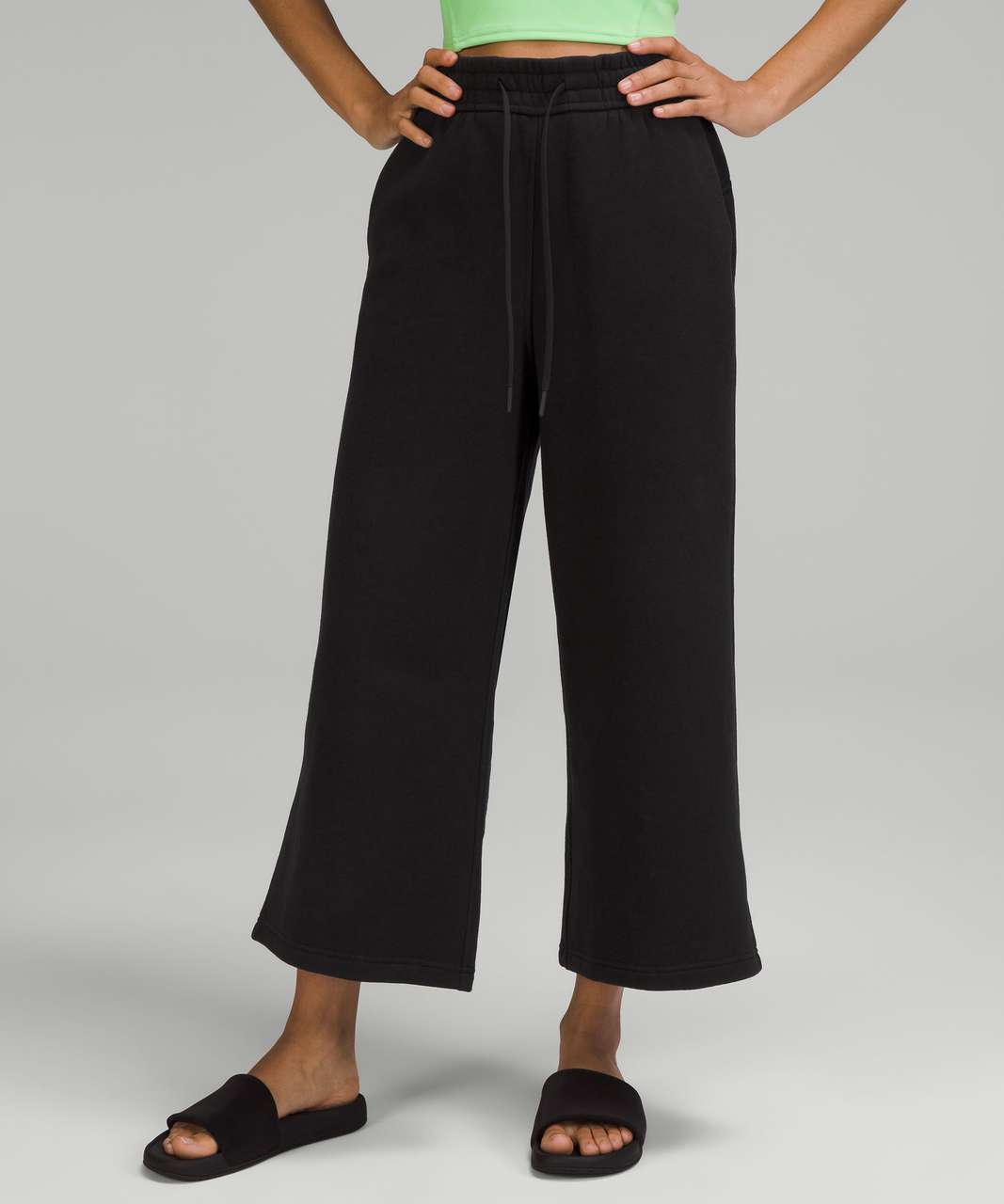 Lululemon Women's Black Smoked Waistband Wide Leg Crop Pants Size 6 Stretch