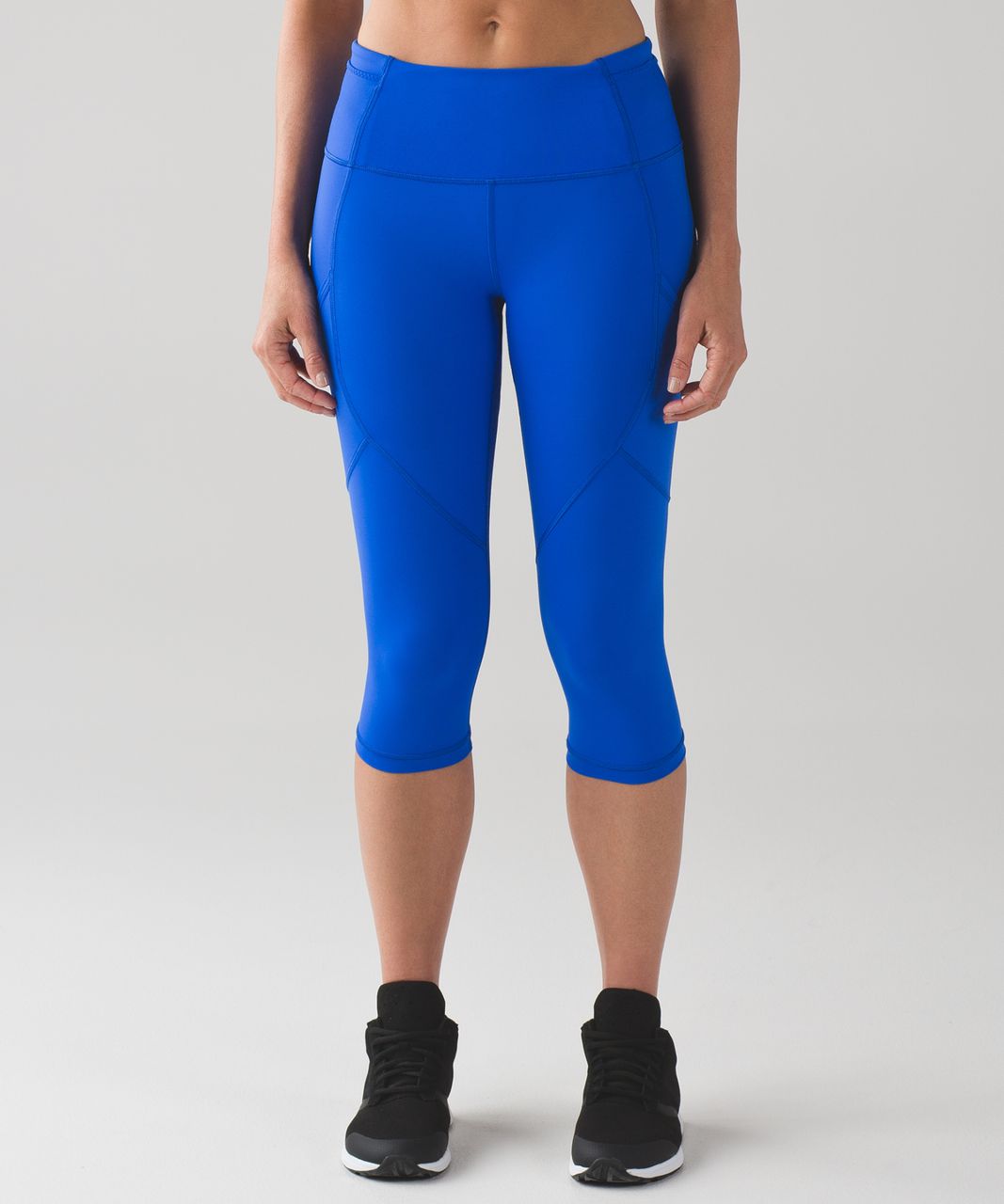 Lululemon Outrun 17" Crop - Cerulean Blue