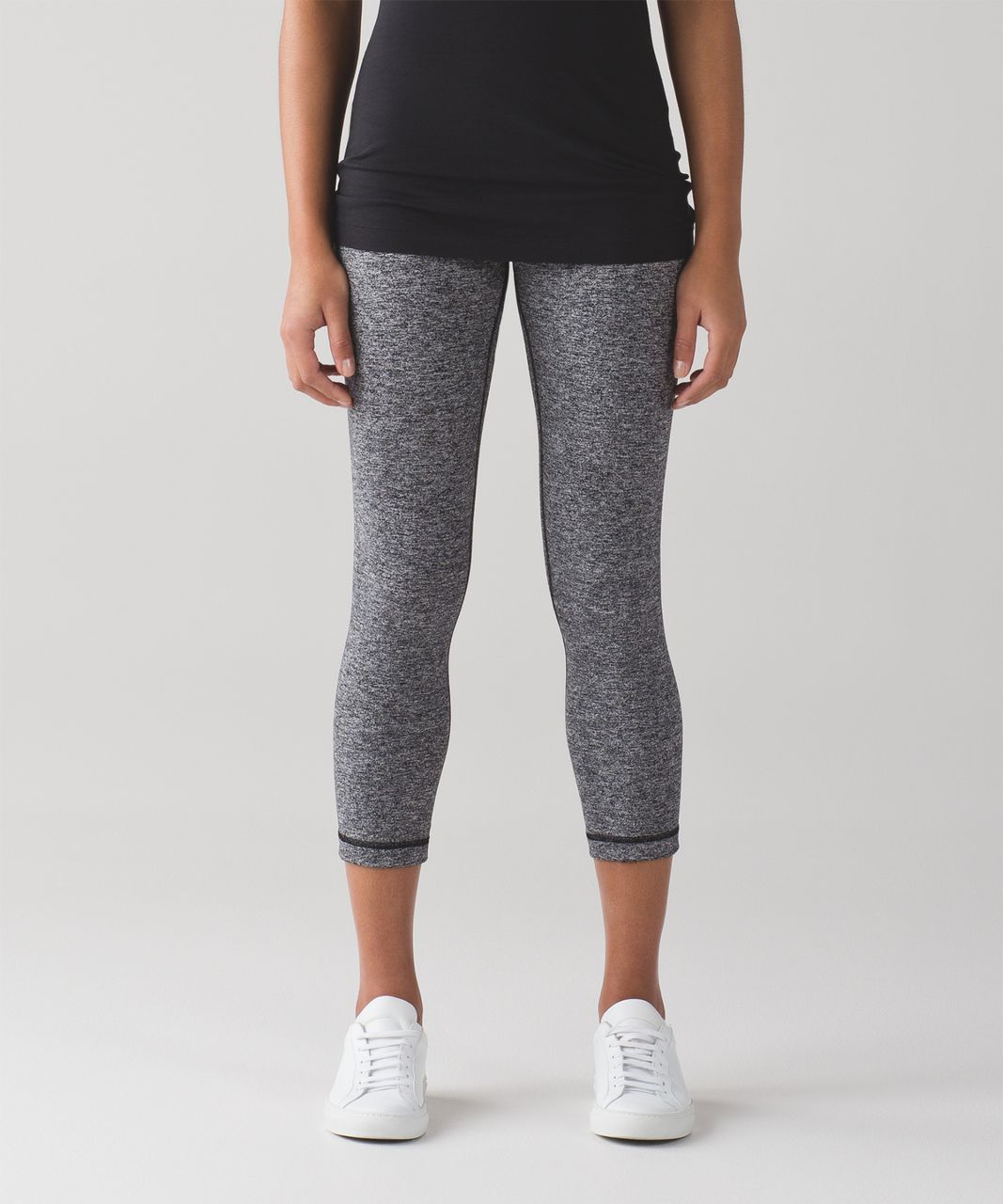 Lululemon Everlux and Mesh Super-High-Rise Training Crop 21 - Black - lulu  fanatics