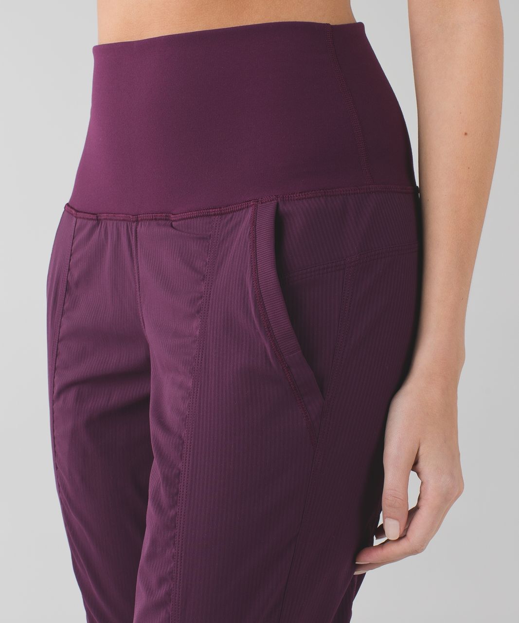 Lululemon In Flux Crop - Plum