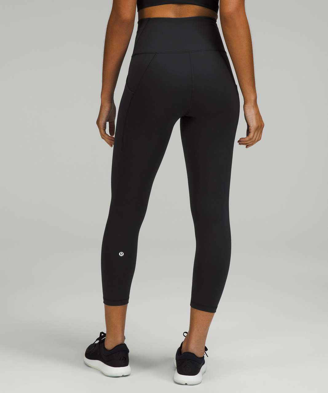 Lululemon Wunder Under High-Rise Crop 23 Yoga Leggings (Black - Size 2)  瑜伽褲黑色, 女裝, 運動服裝- Carousell