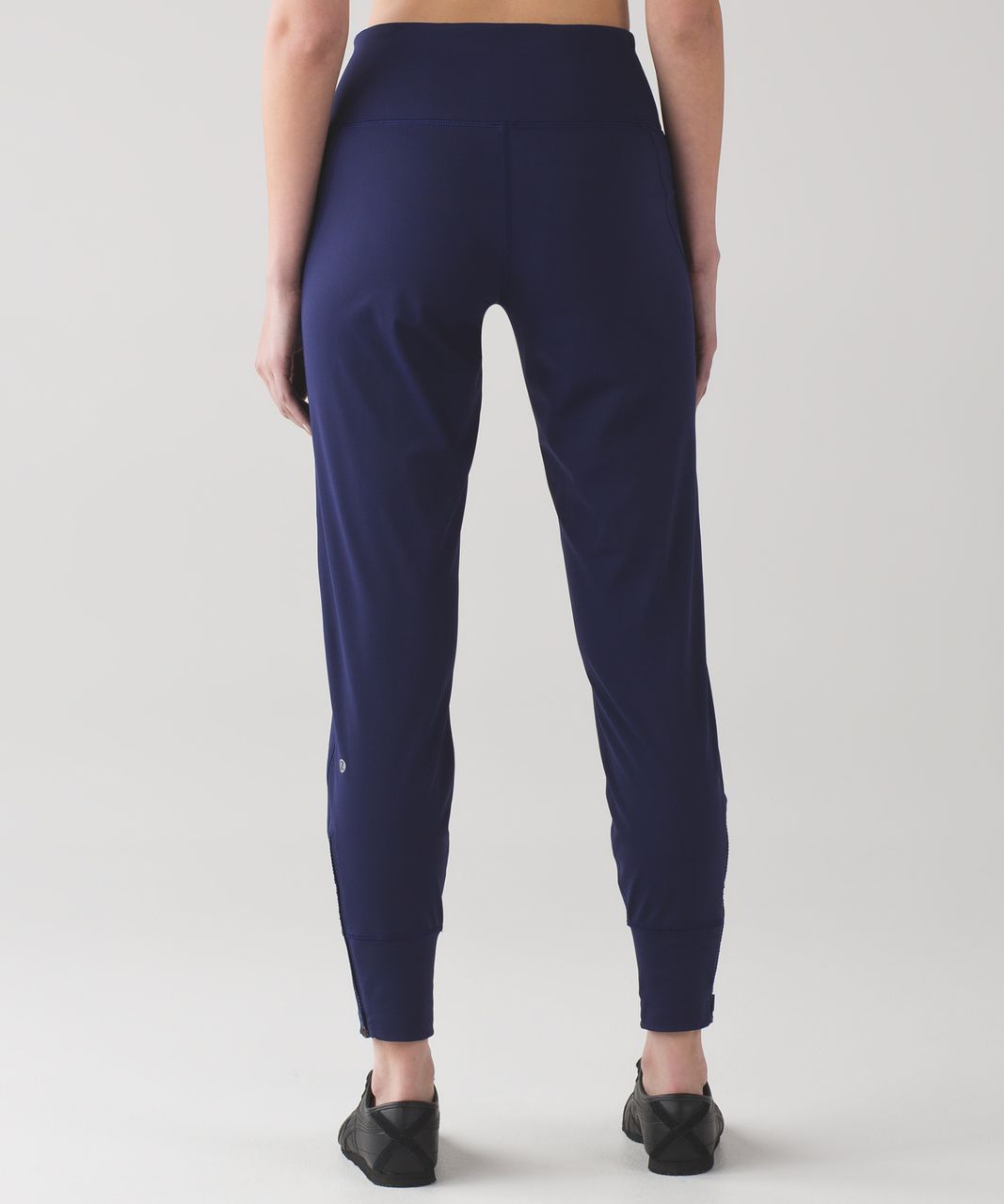 Lululemon On Track Jogger - Black - lulu fanatics