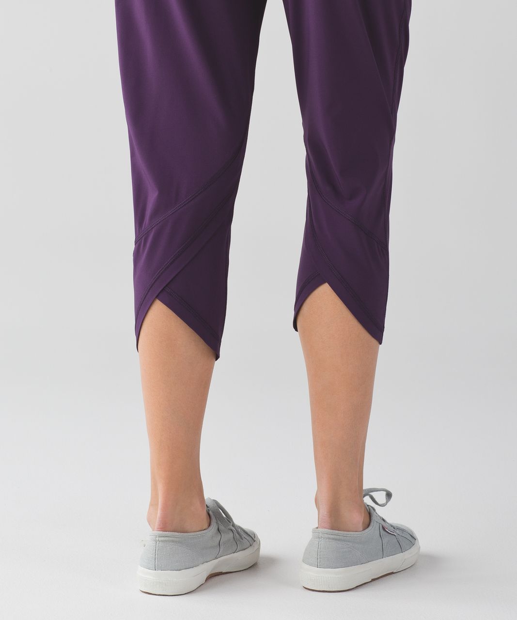 Lululemon Tranquil Crop - Deep Zinfandel