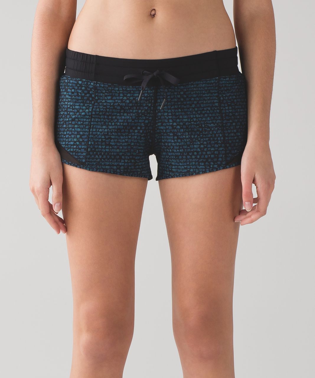 Lululemon Hotty Hot Short (2 1/2") - Shatter Weave Desert Teal Alberta Lake / Black