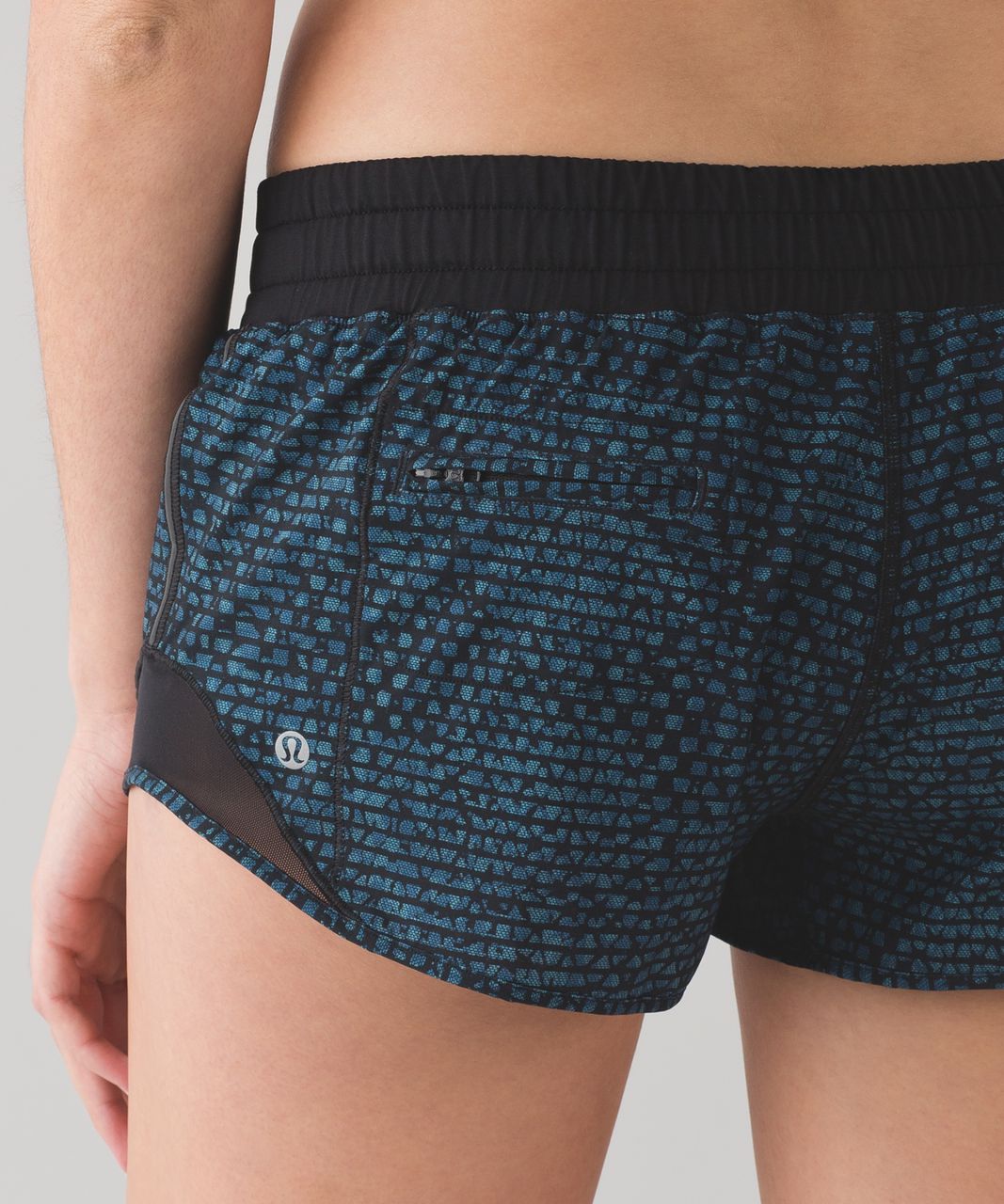 Lululemon Hotty Hot Short (2 1/2") - Shatter Weave Desert Teal Alberta Lake / Black