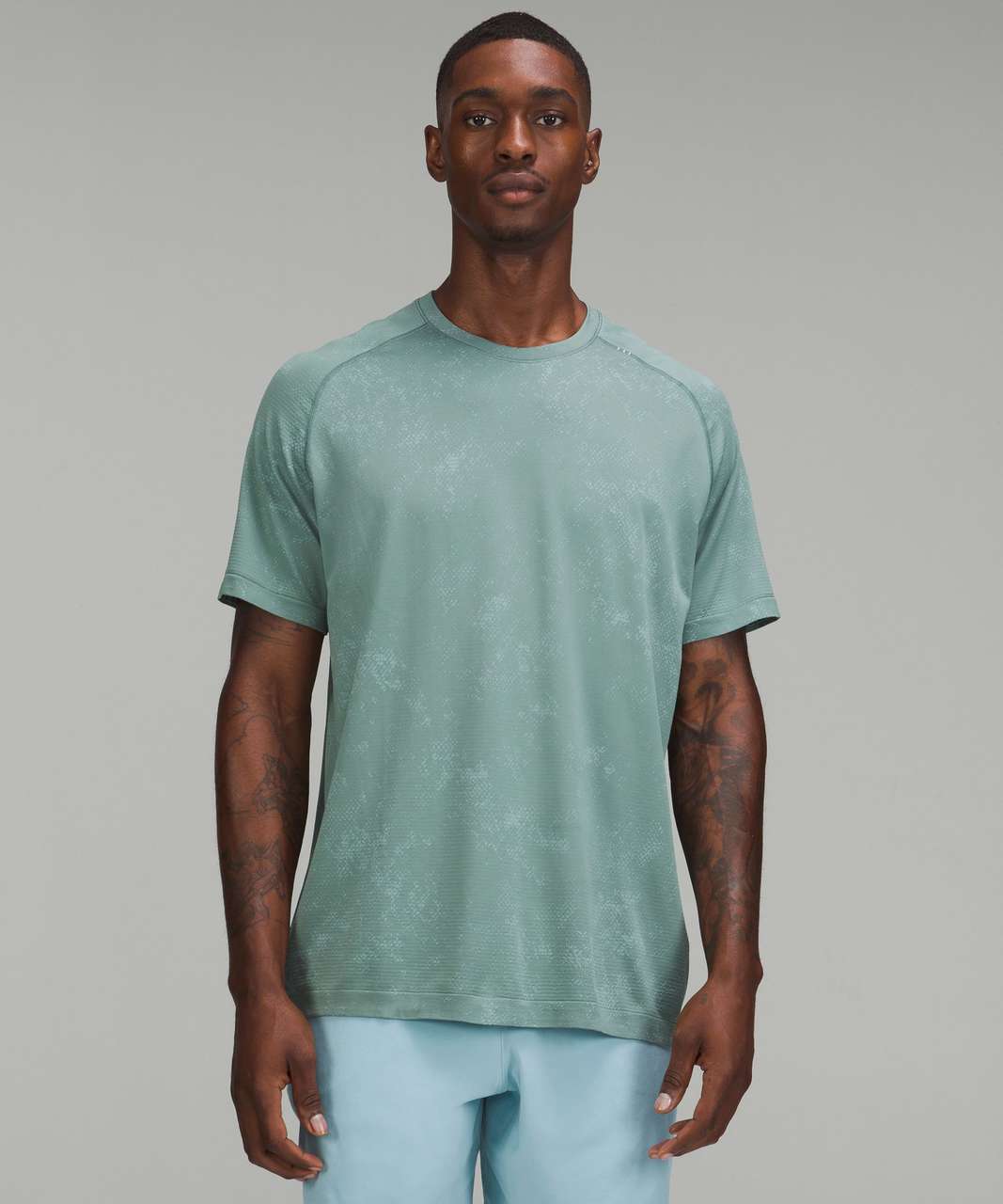 lululemon VENT TECH SHORT SLEEVE MANGO DREAM - Basic T-shirt - utility blue  cyan blue/blue - Zalando.de