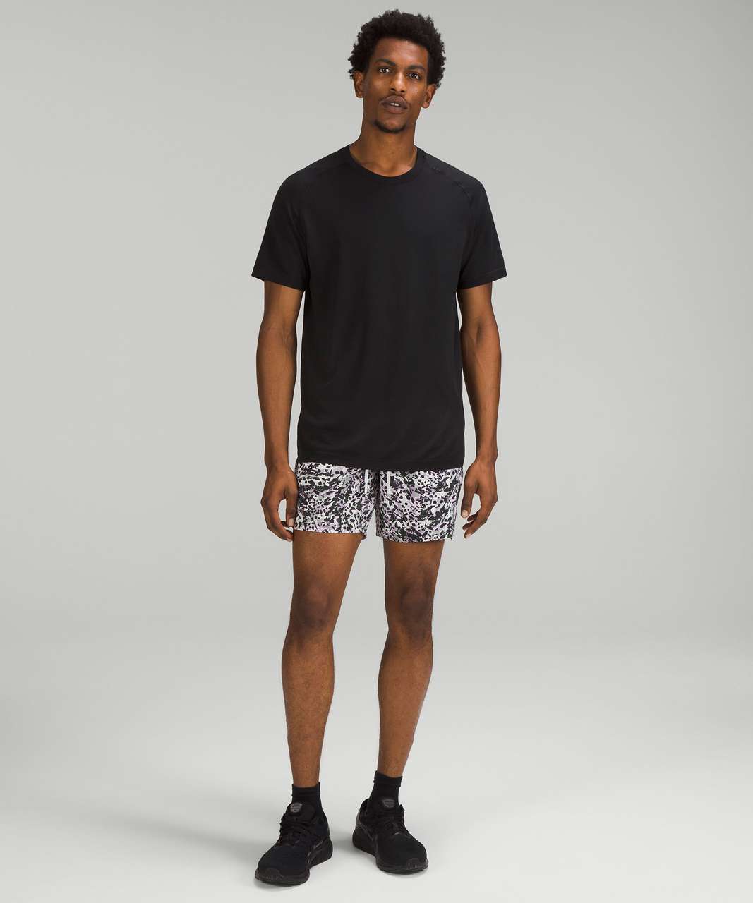 LULULEMON BLACK PRINT LICENSE TO TRAIN LINED SHORT 7IN – Barry's Shop