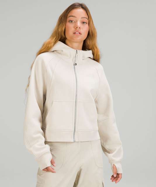 Found the Long White Opal fleece funnel OS scuba in store today!! So  excited🐇🤍 Size comparison XS/S and M/L. : r/lululemon