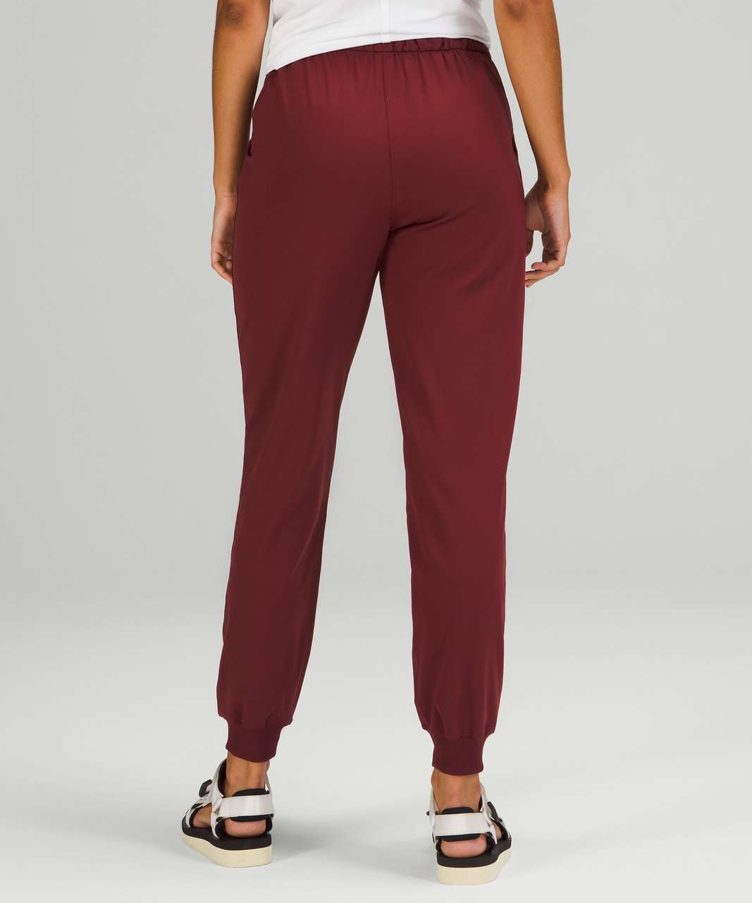 NWT LULULEMON ON The Fly Jogger Woven Red Cassis Maroon Size 2 $55.00 -  PicClick