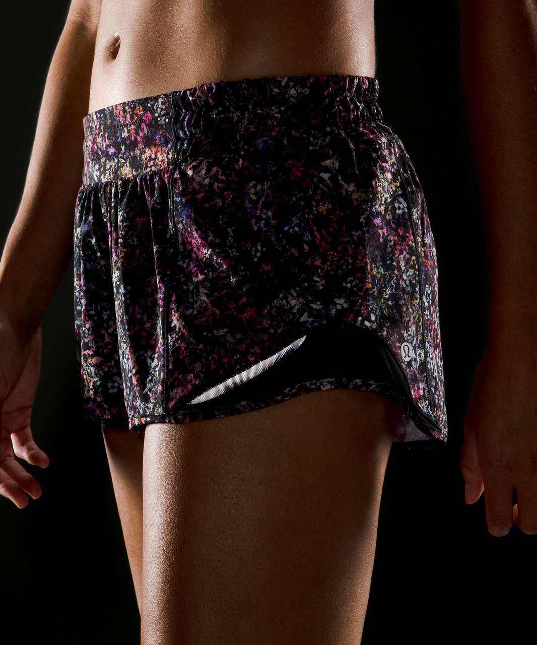 Lululemon Hotty Hot Low-Rise Lined Short 2.5" - Floral Spray Multi / Black