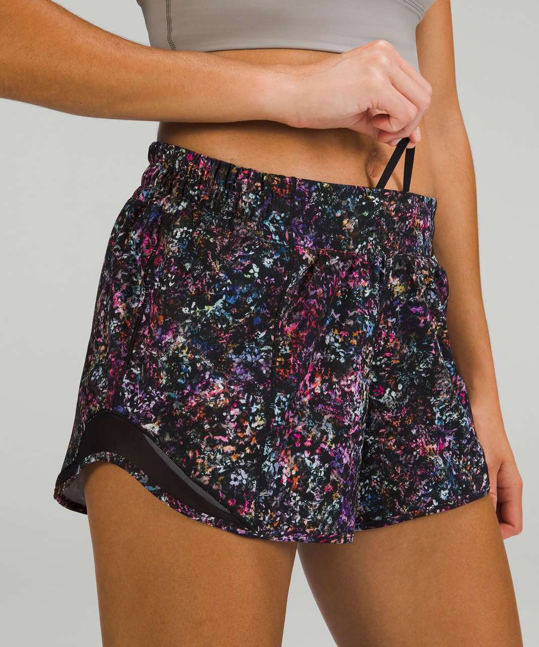 Lululemon Hotty Hot Low-Rise Lined Short 4" - Floral Spray Multi / Black