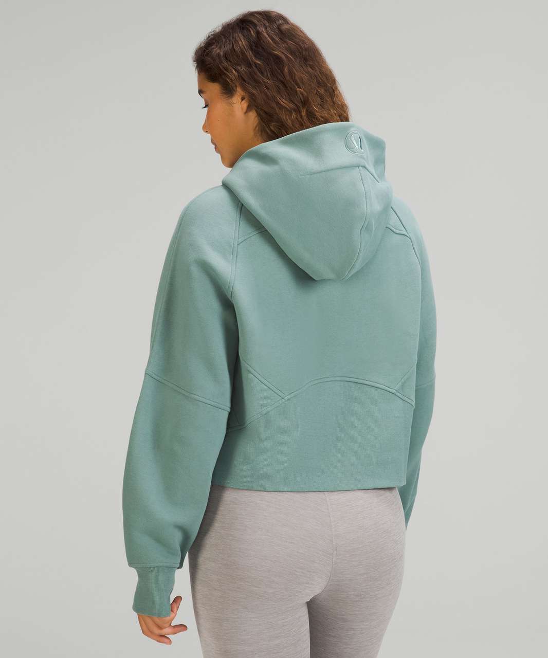 💙 Shades of blue 💙 Scuba Oversized 1/2 Zip edition! From top to bottom:  Delicate Mint, Tidewater Teal, Heathered Desert Teal, Capri, Blue Borealis,  and True Navy (taken in natural light) : r/lululemon