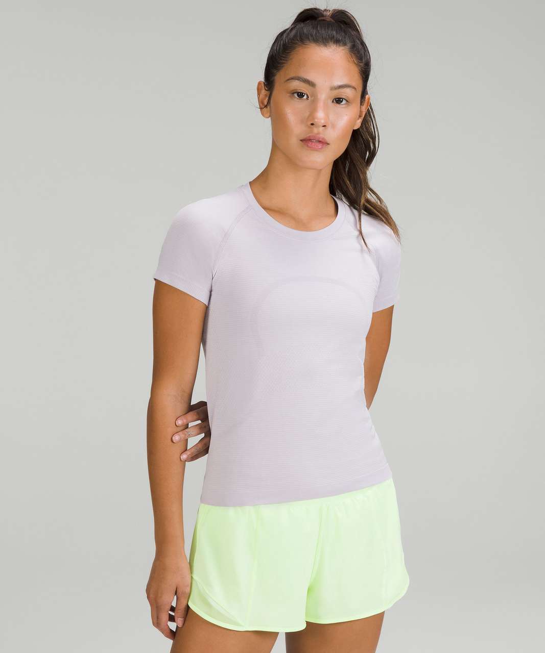 Lululemon Swiftly Tech Woman Sport Short Sleeve Lavendar White Active Size:  8