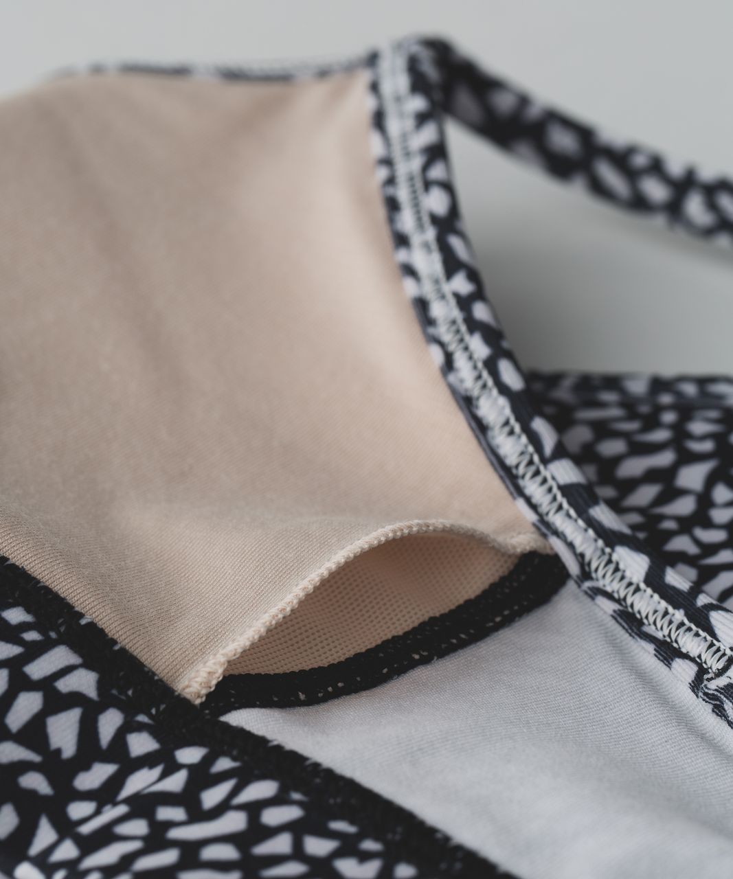 Lululemon Flow Y Bra IV - Miss Mosaic Black