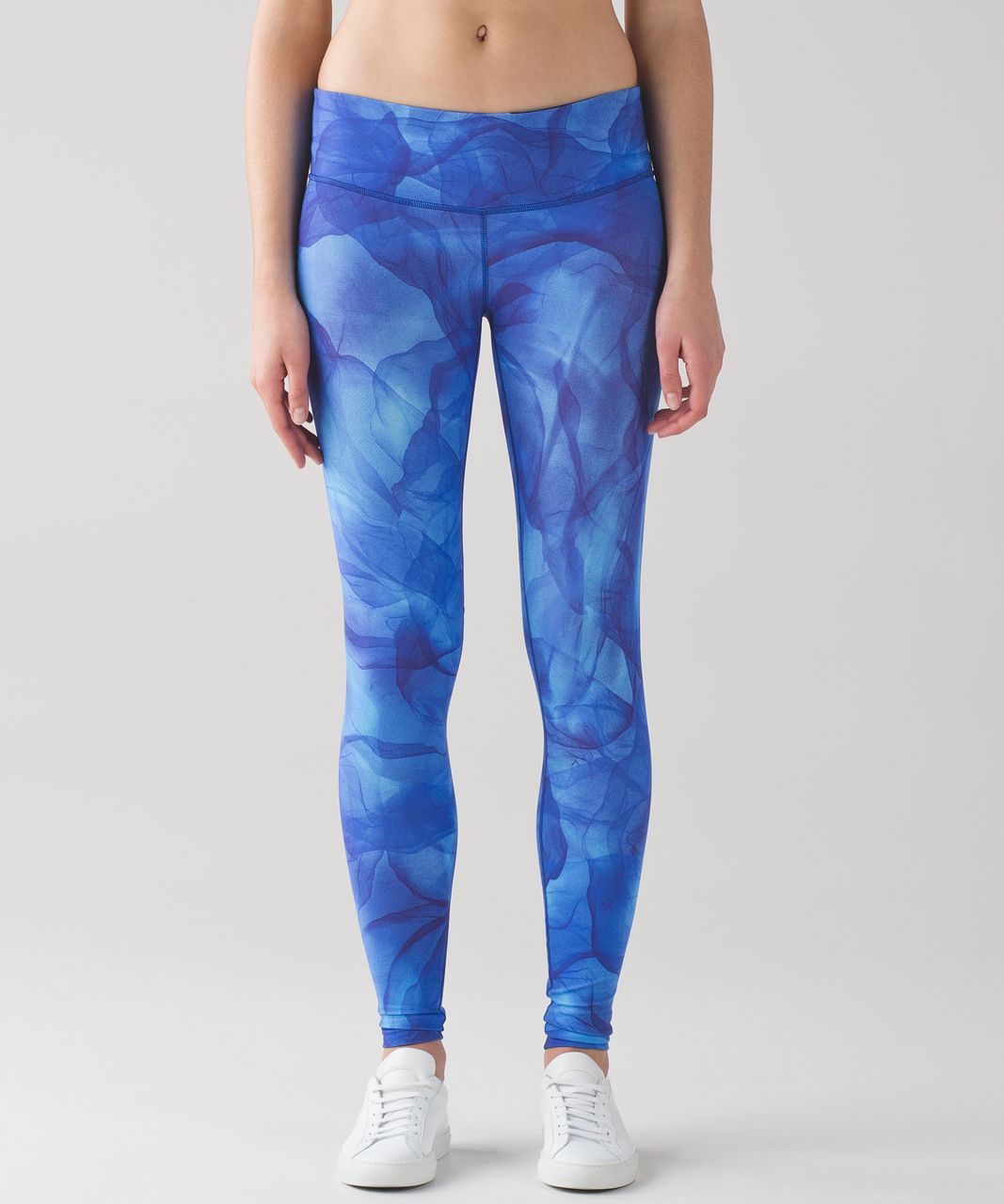 Lululemon Blue Watercolor Floral Luon Low Rise Wunder Under Pants | Women's  6 