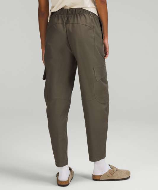 How do the Light Utilitech Cargo Pants fit?? I'm usually a US4 in