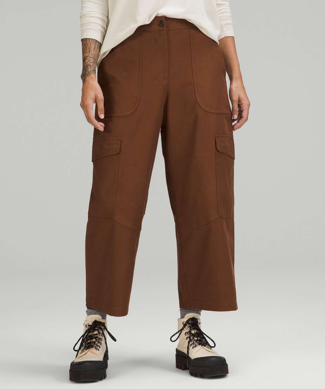 Utilitech cargo pocket high rise pants in roasted brown and