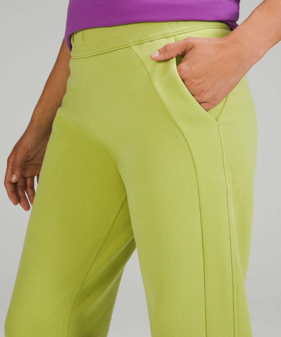 Would ya nab these $10 sweats? #luludupealert #scubadupe #lululemonhac