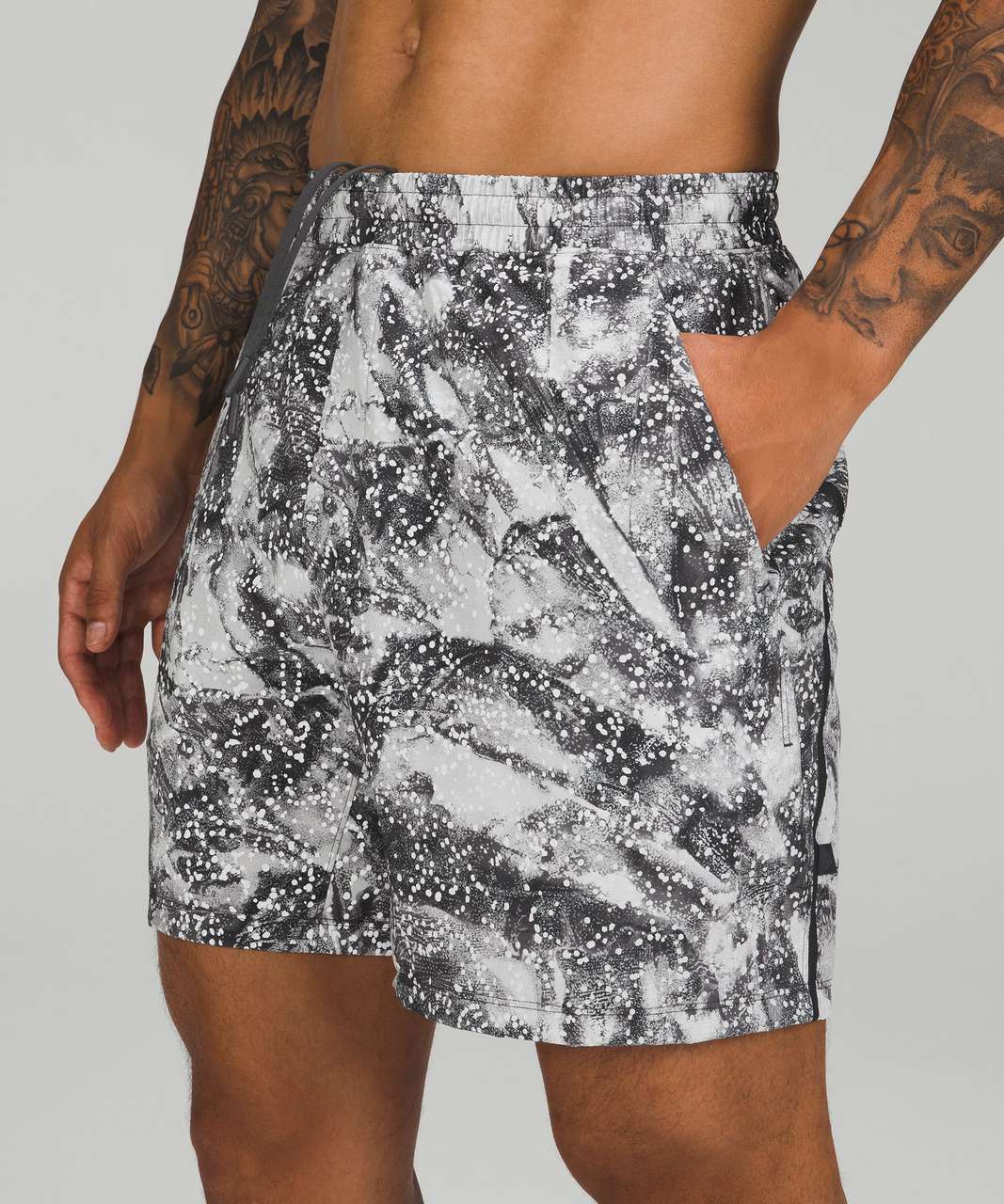 Lululemon Pace Breaker Reflective Linerless Short 7" - Take Flight Grey Silver Reflective Multi