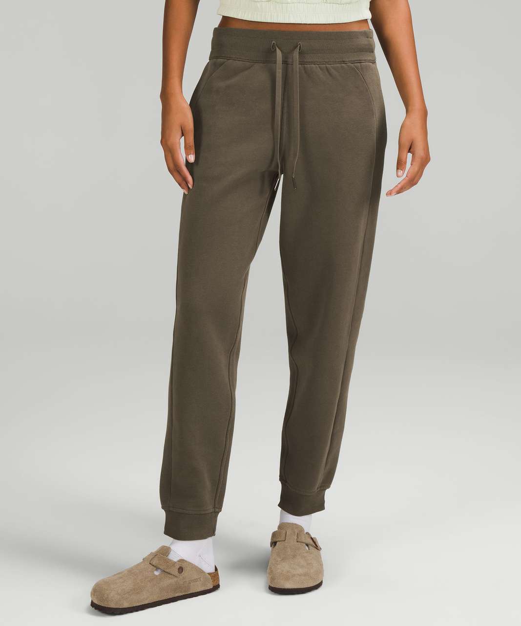 Wearing o/s scuba in Carob brown Xs/s and relax high rise joggers