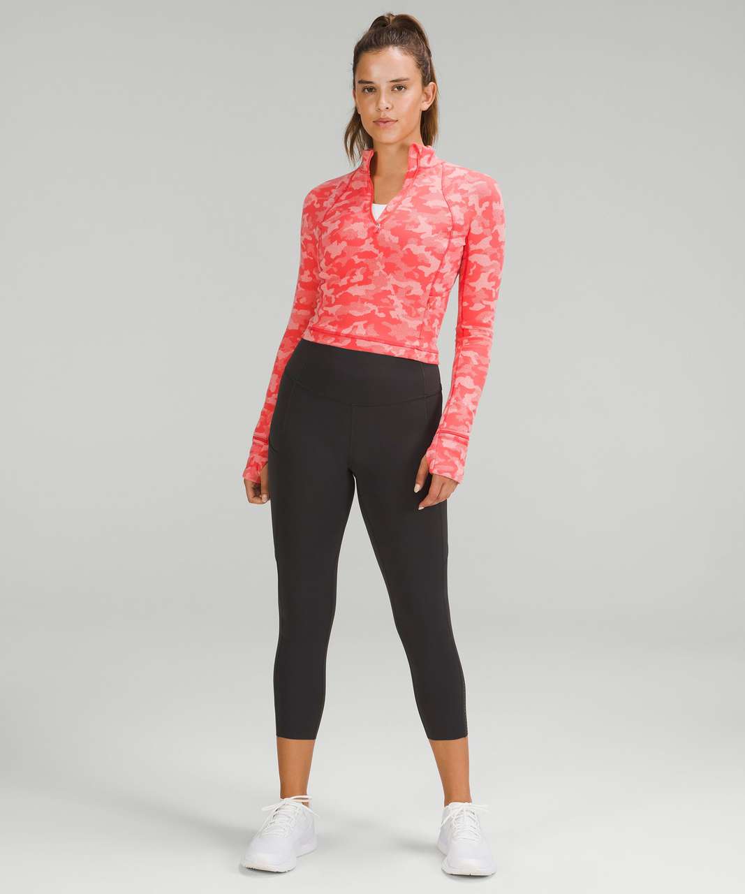 Rulu run crop half-zip in pink taupe, swiftly tech 2.0 in pink