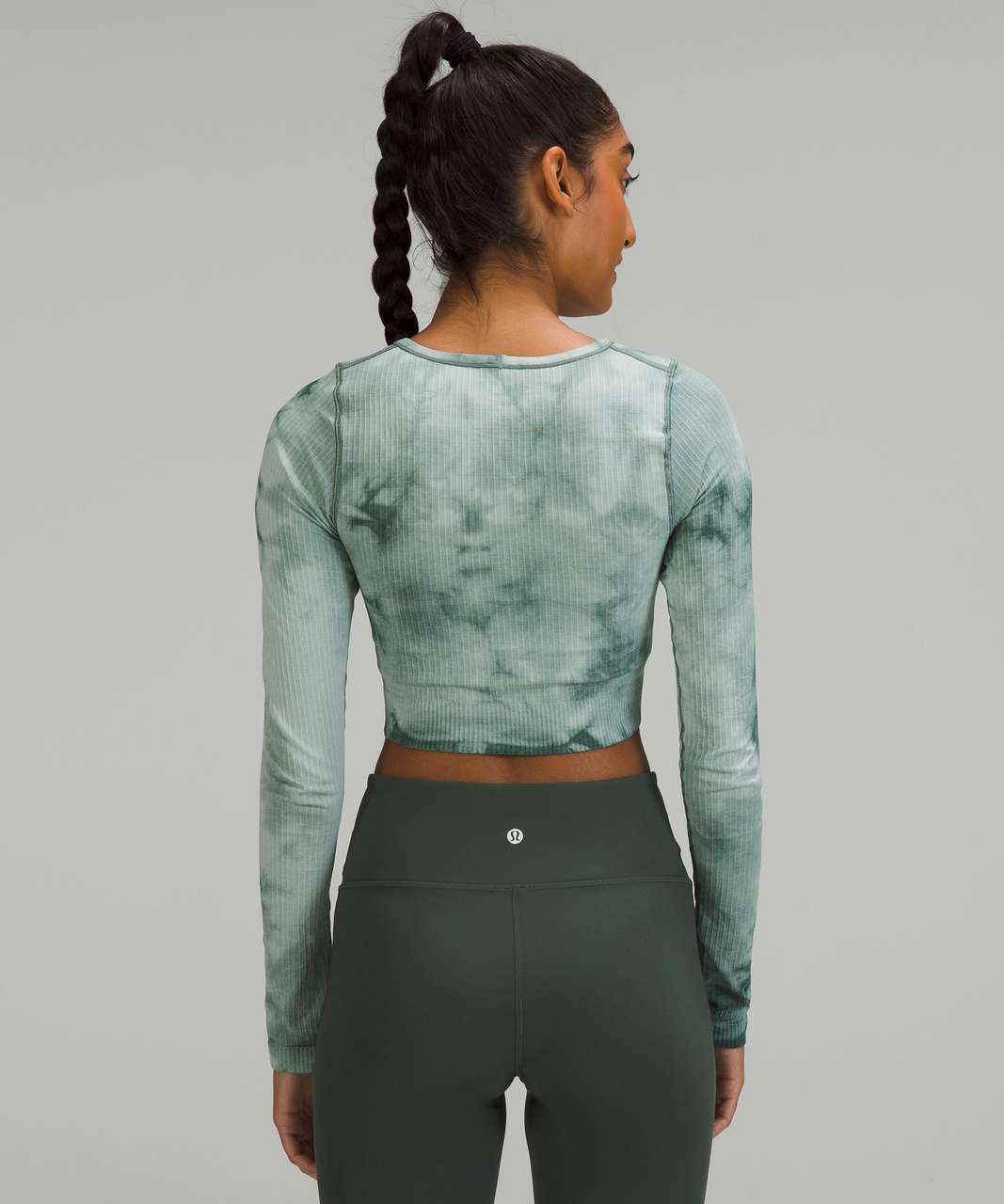 Lululemon Reveal Long Sleeve Crop Top Posy  Women long sleeve tops, Long  sleeve crop top, Apparel