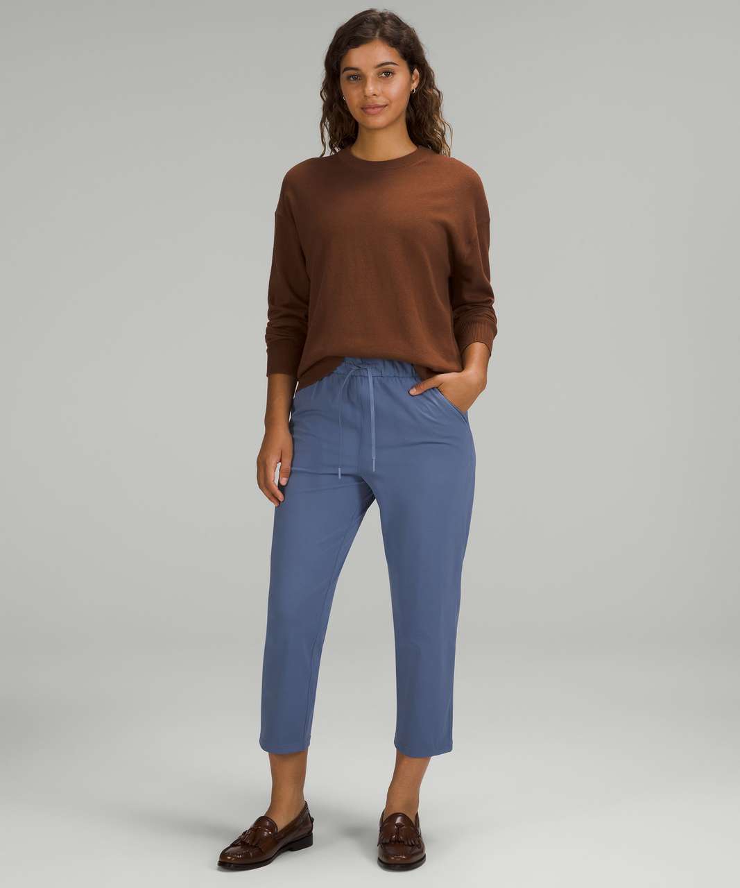 5'0] Loving lululemon stretch high rise crop 23”—perfect length of just  above the ankle & no hemming needed : r/PetiteFashionAdvice