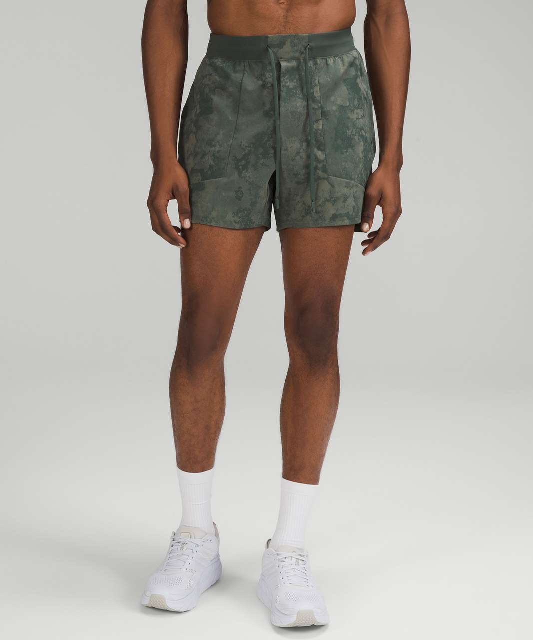 Lululemon License to Train Linerless Short 5" - Tactile Print Grey Sage Smoked Spruce