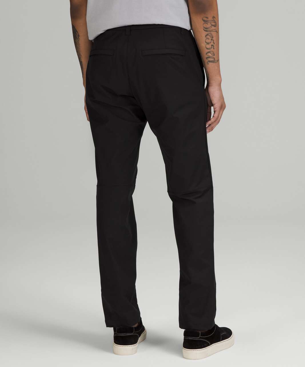 Lululemon Relaxed Mid-Rise Cargo Pant - Black - lulu fanatics