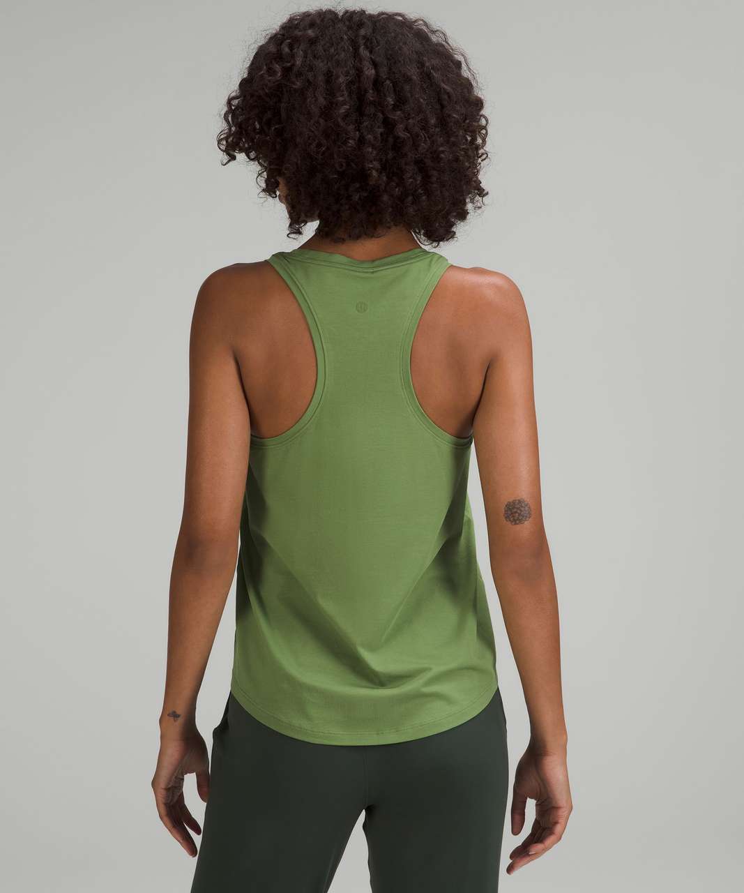 LULULEMON Pea Green Sleeveless Top Women's Size 6 